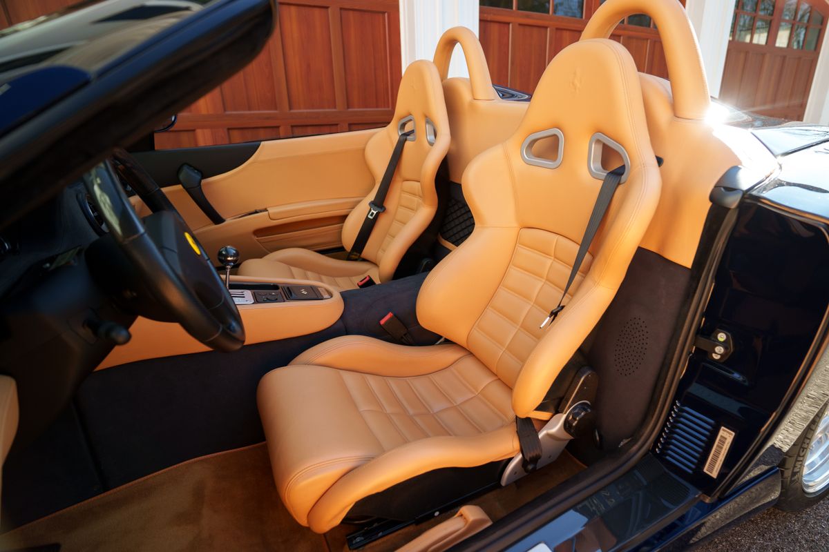 2001 Ferrari 550 Barchetta Pininfarina