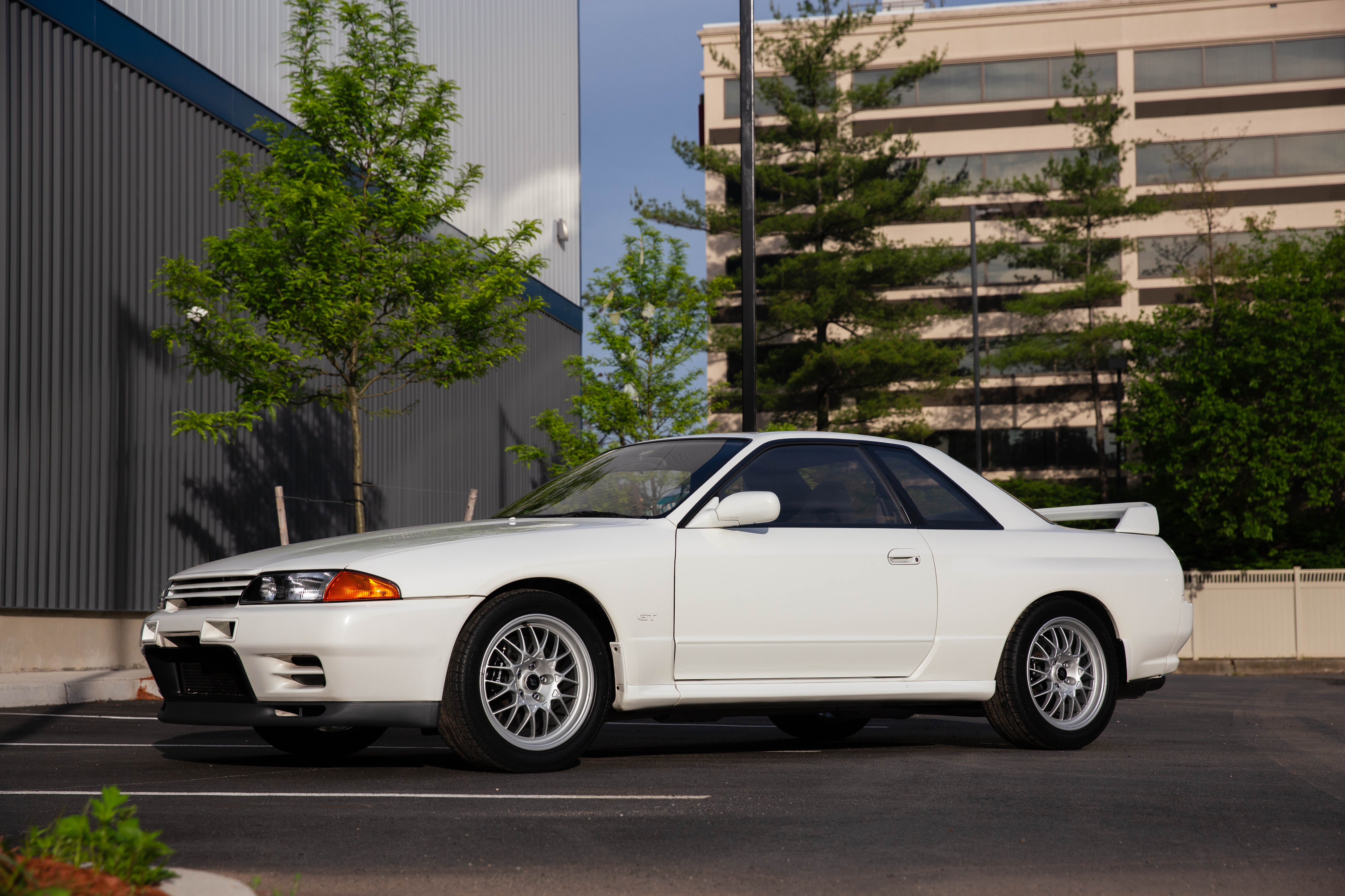 AUTOart 1:18 Scale Nissan Skyline GTR R32 V-Spec II, Spark